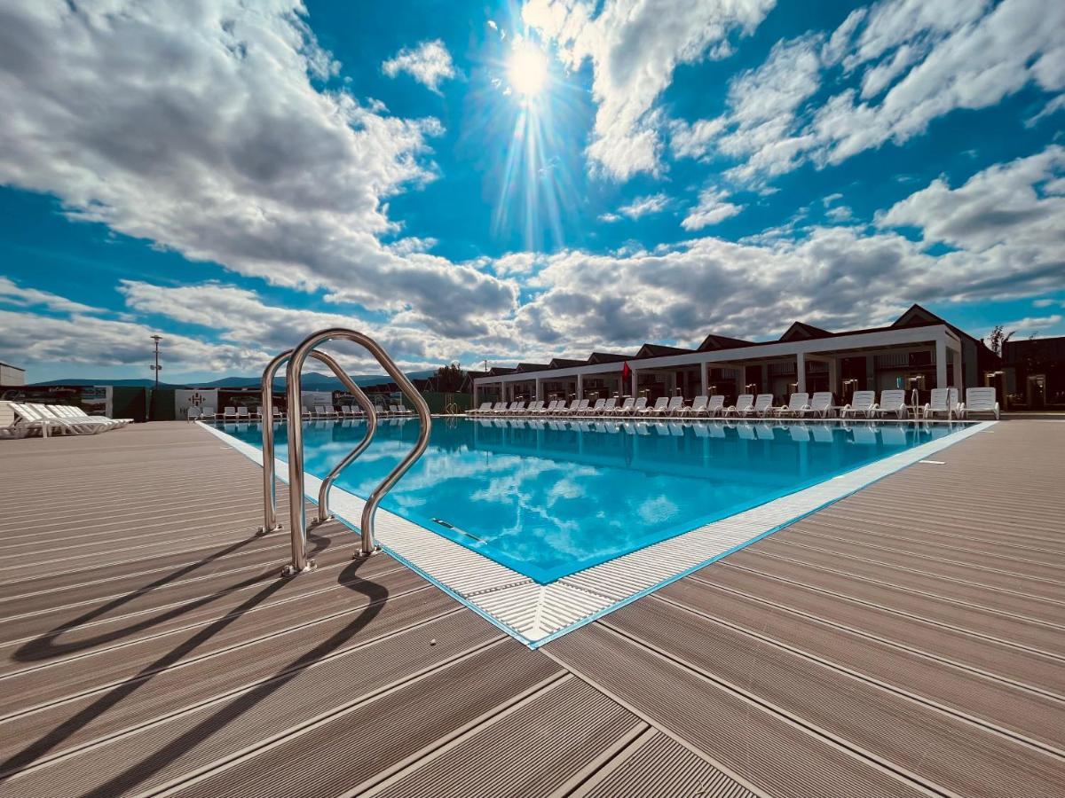 Holiday Park & Resort Cieplice Zdroj Jelenia Gora Luaran gambar